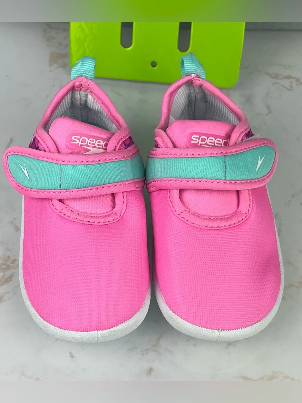 NEW Kids SPEEDO Water Shoes Mermaid Scaled Girls Small Fits Sizes 5 & 6